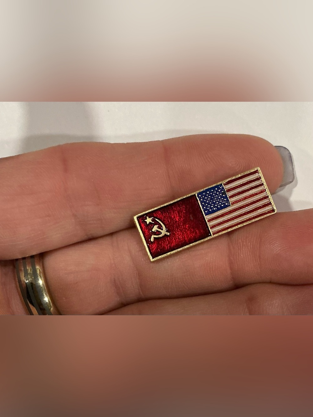 USA USSR friendship Flag Enamel Lapel Pin - Dual Flag Design